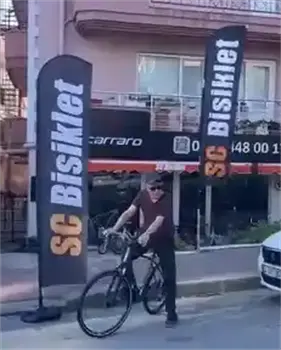 Bisikletçi Olta Bayrak